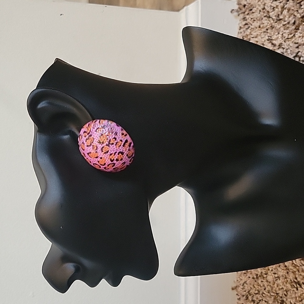 💥3/$10💥 Pink Animal Print Earrings